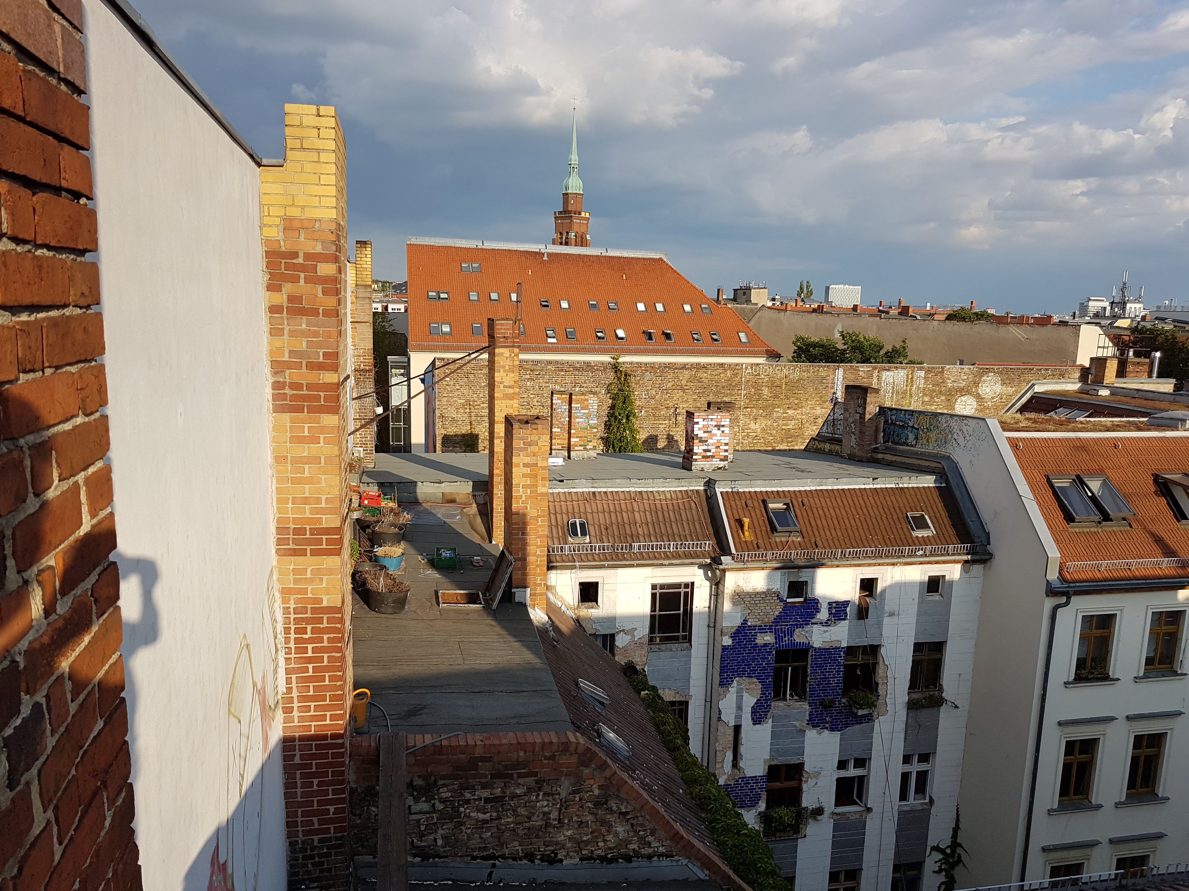 Blick vom Vorderhaus Dachfirst